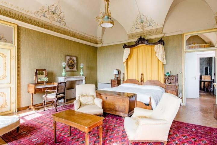 Bed and Breakfast Castello Di Coazzolo Neive Zimmer foto