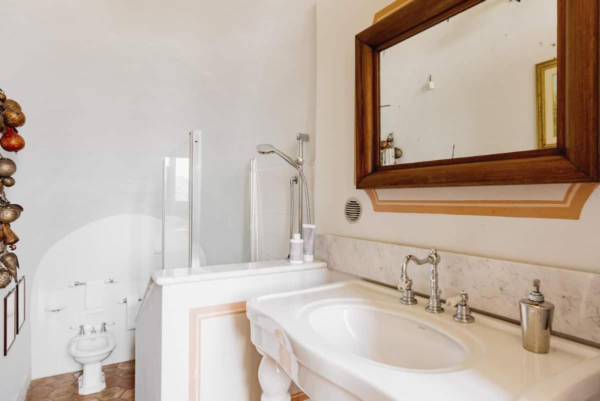 Bed and Breakfast Castello Di Coazzolo Neive Zimmer foto